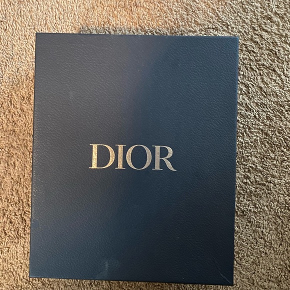 Size 7 fits like an 8 only wore 3 time - Picture 7 of 7